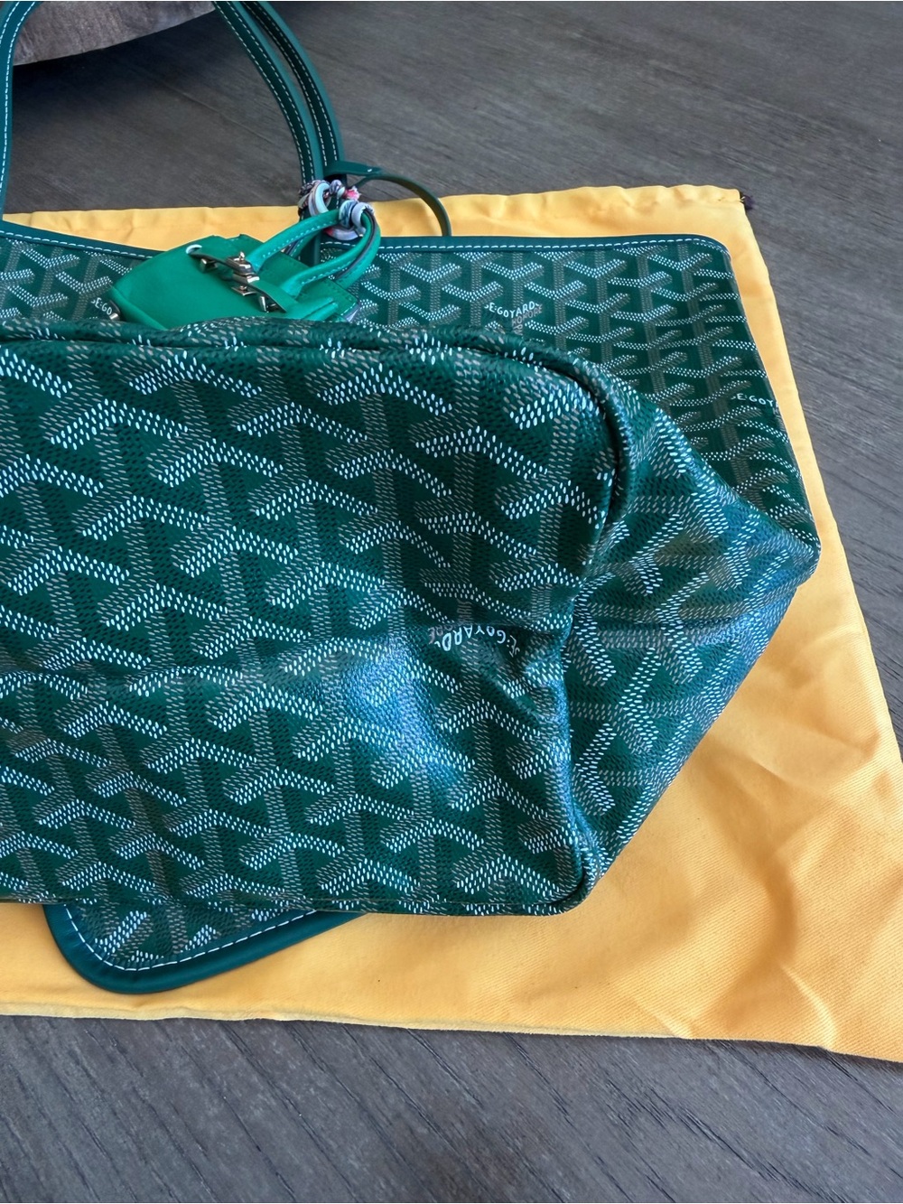 Green Tote with Matching Pouch - Picture 4 of 13